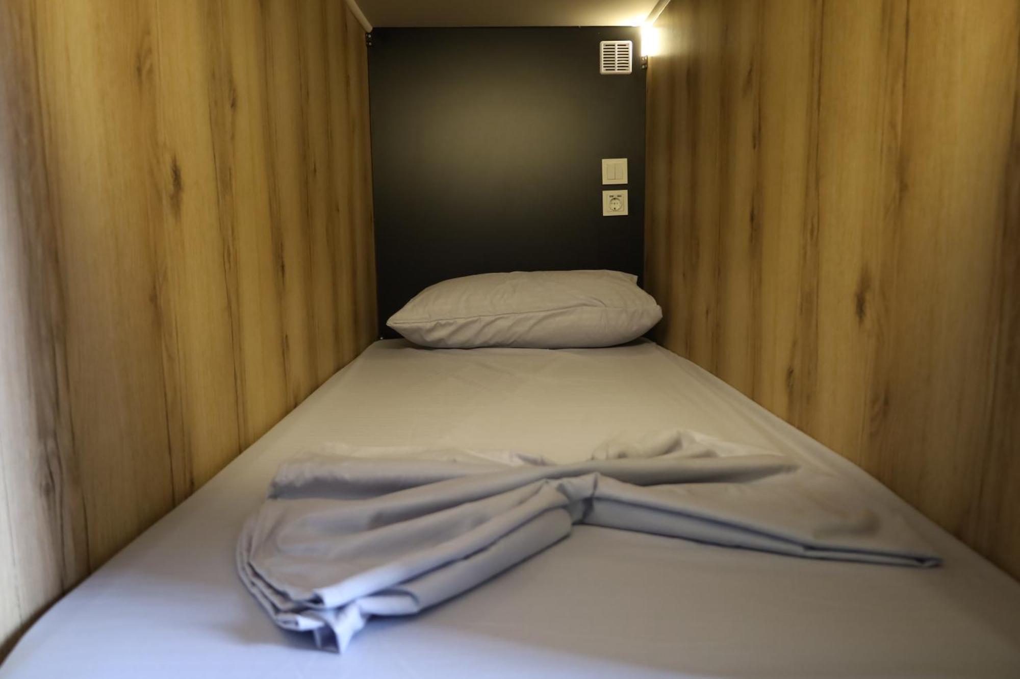 Hostel 90Pods & C O Working Shkodra Zimmer foto